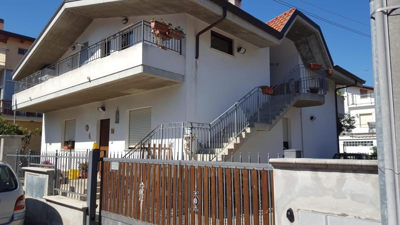 فيلا La Casa Di Cindy Montesilvano Marina المظهر الخارجي الصورة